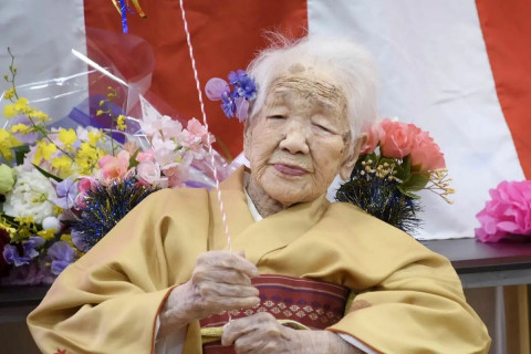 Дэлхийн хамгийн өндөр настай хүн 119 насныхаа төрсөн өдрийн баярыг тэмдэглэжээ