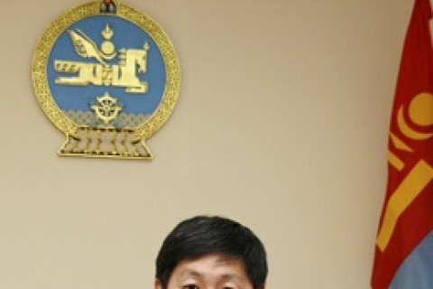 Ч.Хүрэлбаатар : Сангийн сайд, Монгол банкны Ерөнхийлөгчдийг чуулганд суулгаад ярилцъя (дүрстэй)