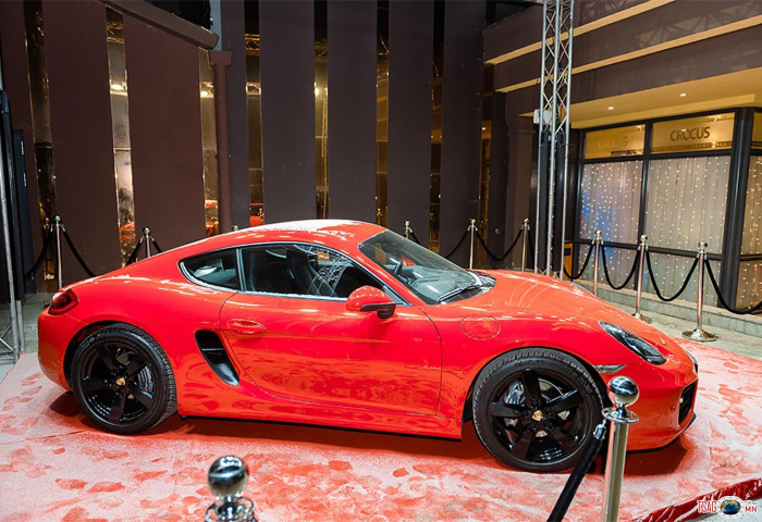 ЧАС УЛААН PORSCHE CAYMAN-НЫ ЭЗЭН ХЭН БЭ?