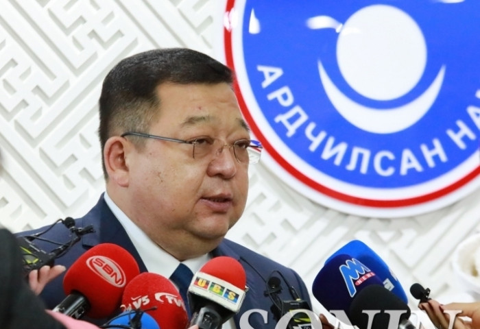 С.Эрдэнэ УИХ-д горилогсдоос авах 100 сая төгрөгөө 400 сая болгож нэмжээ
