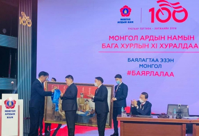 У.Хүрэлсүх: Ард түмний төлөөх ардчилсан нам байлгаарай