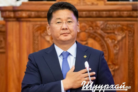 У.Хүрэлсүх: Улсынхаа нэр төрийг өндөрт өргөж явах ариун үүргээ харанхуй шөнө зүүдэндээ гэгээн өдөр цээжиндээ иргэн бүр санаж явах учиртай