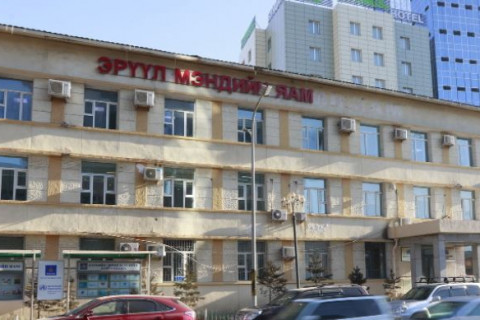Халдварын голомтод ажиллаж буй хариу арга хэмжээний багийнханд вакцины гурав дахь тунг хийх тушаал гарсан