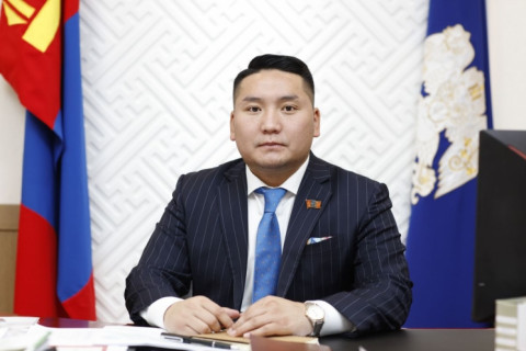 З.Төмөртөмөө: 10 хүүхдийг “Сан“ их сургуульд 100 хувийн тэтгэлэгтэй суралцуулна