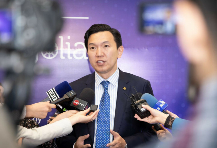 “Хүүхэд эцэг эхтэйгээ E-Mongolia-аар холбогдож ганцхан товч даран яаралтай мэдээлэл солилцох, тусламж дуудах боломжтой боллоо“