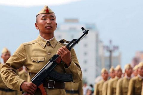 ЦЭРГИЙН БАЯР: 2000 хятад цэргийн эсрэг 2 их буу, 4 пулемёт, 400 хүнтэй АРДЫН ЖУРАМТ ЦЭРЭГ түүхэн гавьяа байгуулжээ