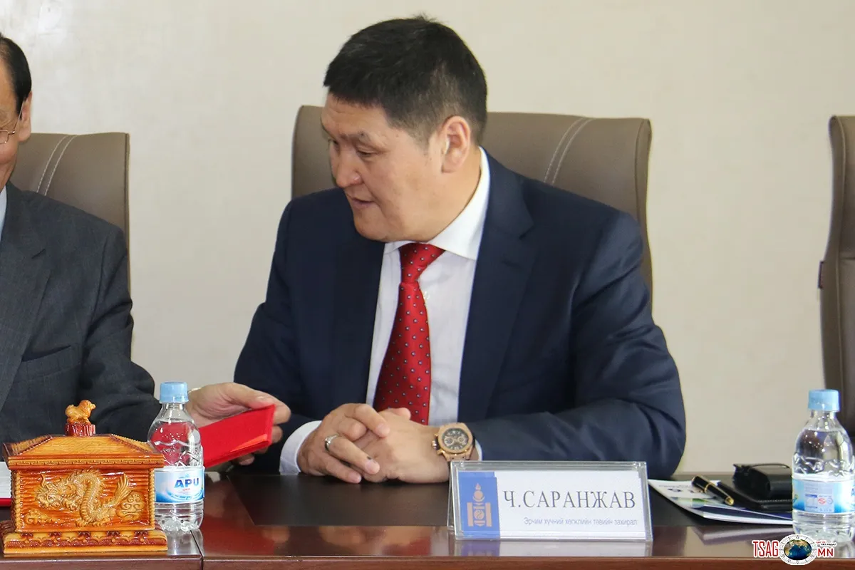 ЭХХТ-ийн захирал Ч.Саранжав сайдыгаа \"АР ХУДАРГА\"-дав