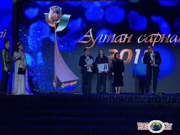 Алтан сарнай 2018 оны тэргүүн наадам өнгө төрхөө өөрчилж шинэчлэгджээ