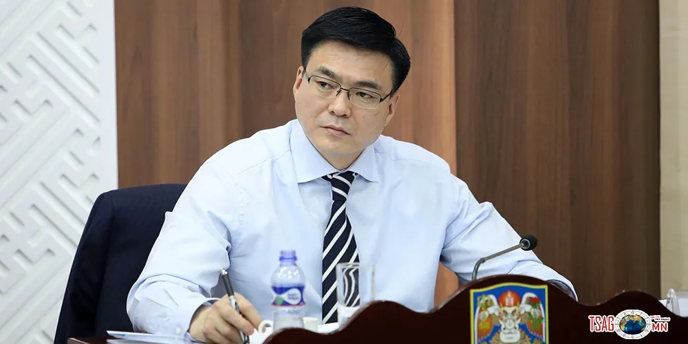 Хотын Захирагч нэр төрөө сэргээлгэхээр хуулийн байгууллагад хандлаа