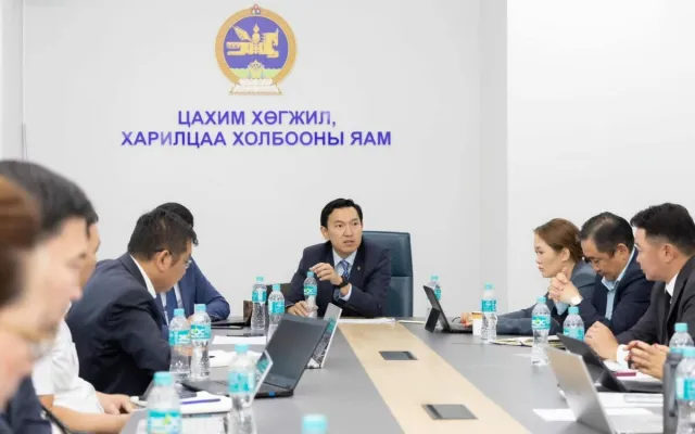 Н.Учрал: Зөвшөөрлийг цахимжуулах үйл ажиллагааг эрчимжүүлнэ