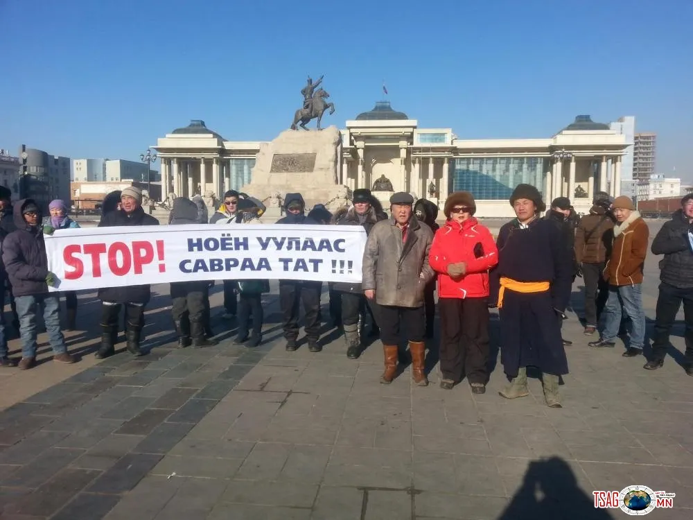 Ноён уулын онго сахиусыг дуудаж бөөлсөн жагсаал боллоо (фото)