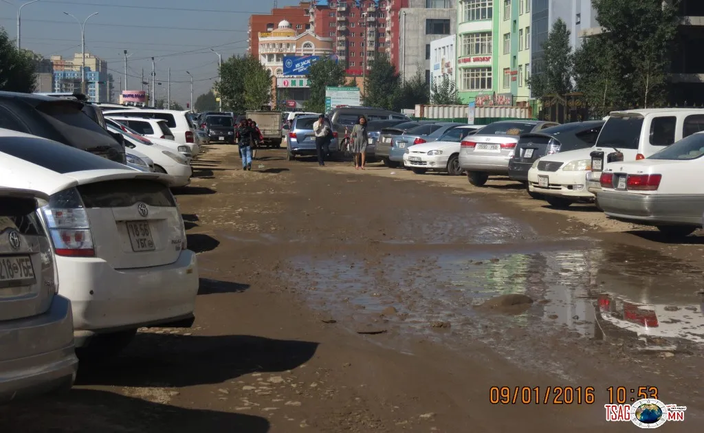 Гуравдугаар эмнэлгийн өмнөх талбайг автомашины зогсоол болгож тохижуулна