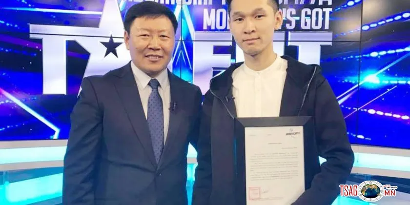 Л.Чинбат захирал Б.Шижирбатыг шагнажээ