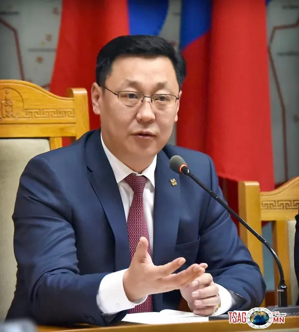 Ж.Эрдэнэбат: Хямралыг давахад ард түмэн биш, төр бүсээ чангална