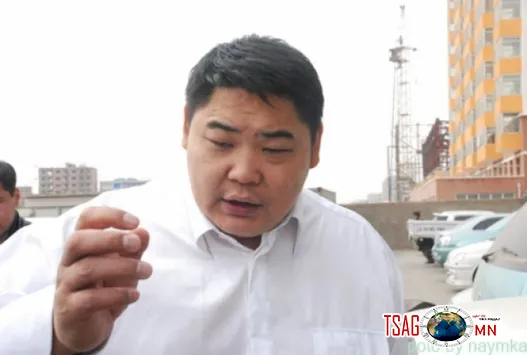 “Сумо” Д.Батбаяр алт ухахаар зэхэв үү