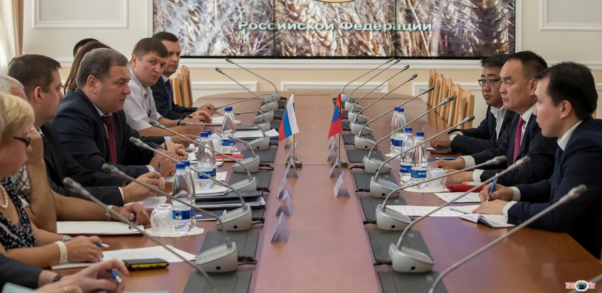 ОХУ-аас 200 мянган тонн улаанбуудай нийлүүлэхээр боллоо